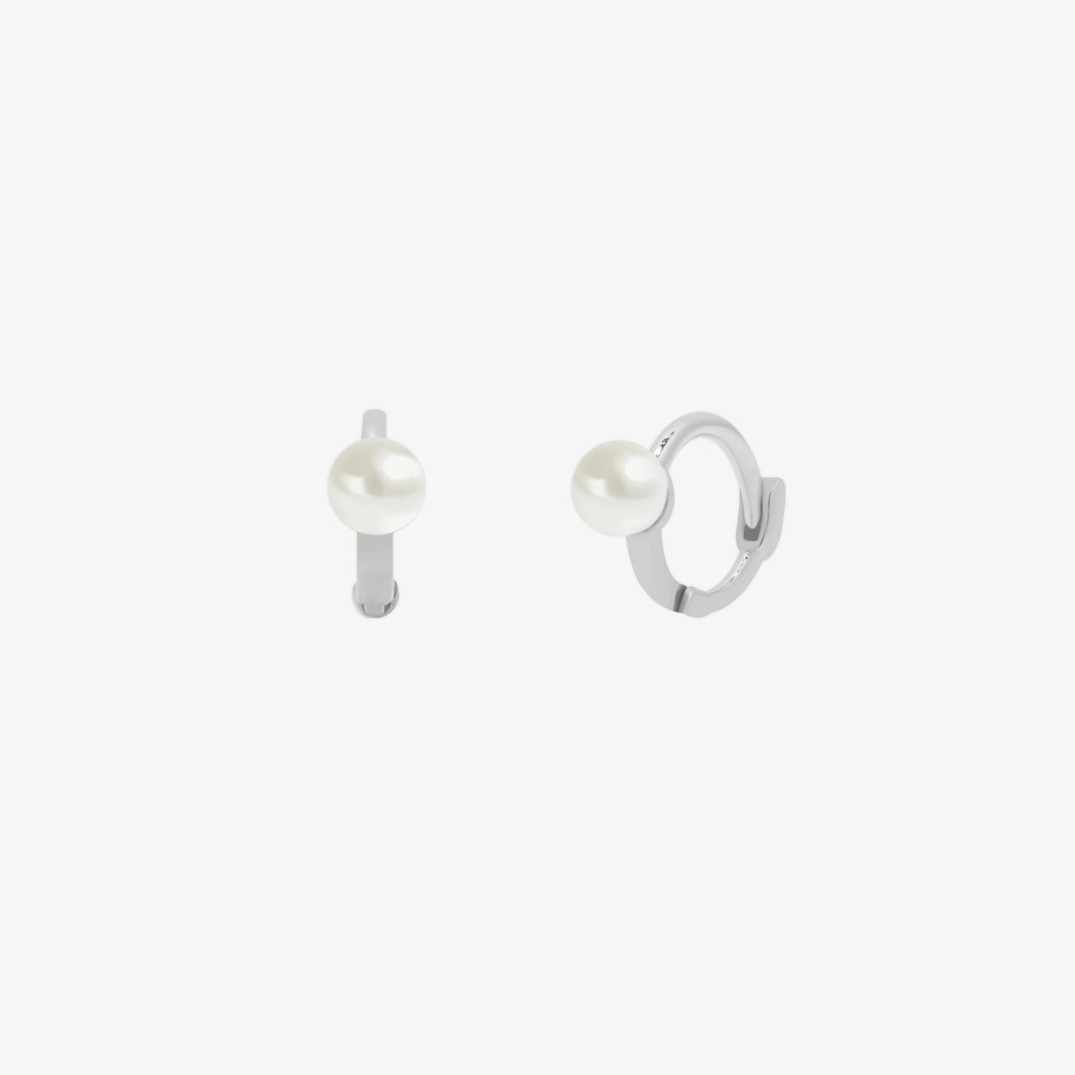 Pearl huggie earring