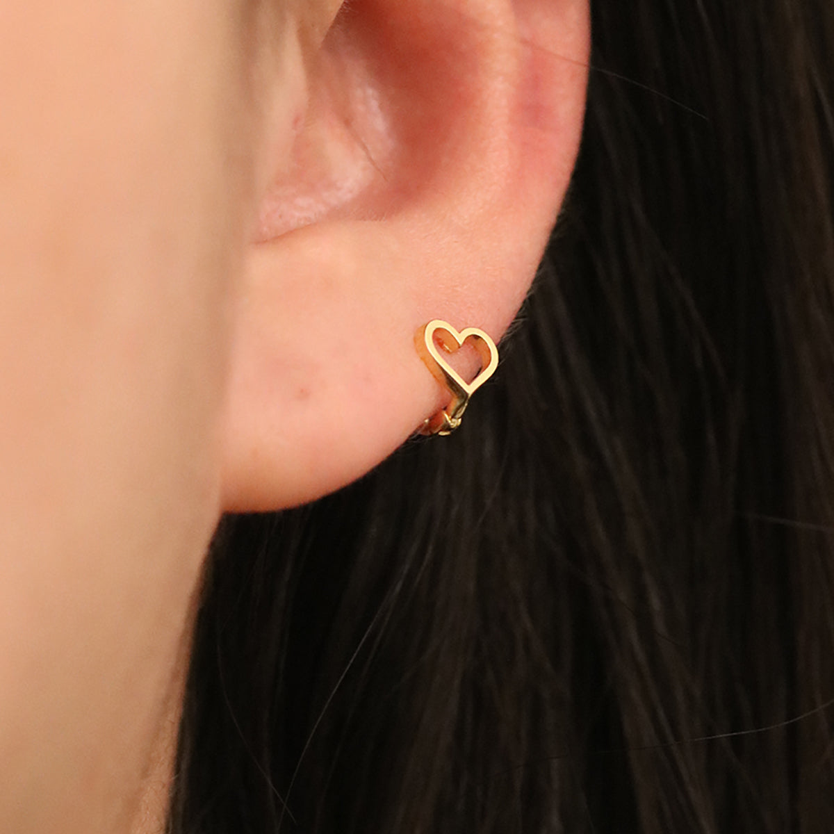 Line Heart Huggie Earring