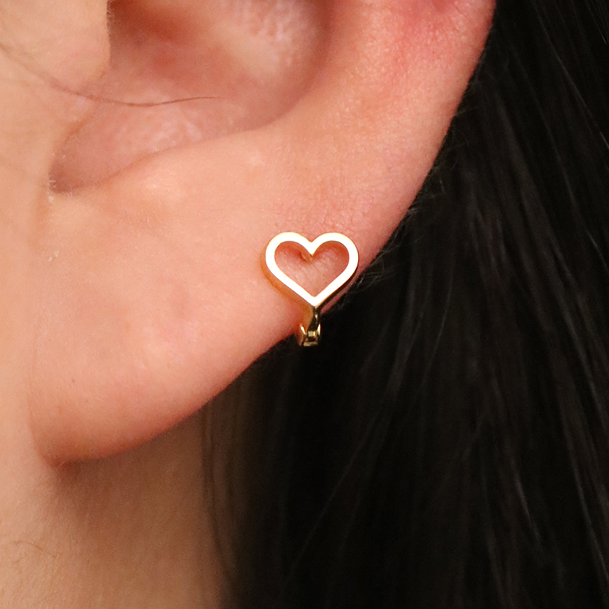 Line Heart Huggie Earring