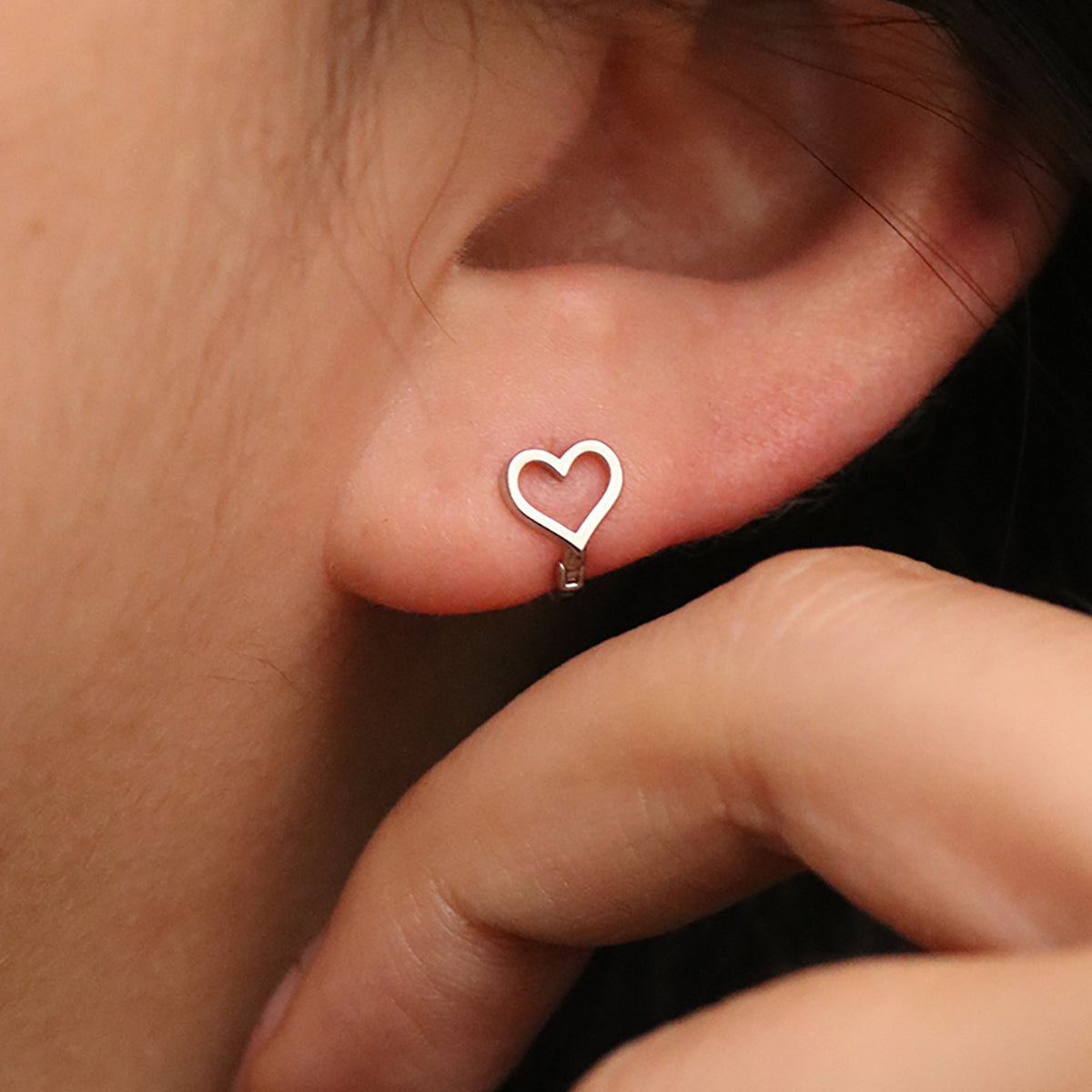 Line Heart Huggie Earring