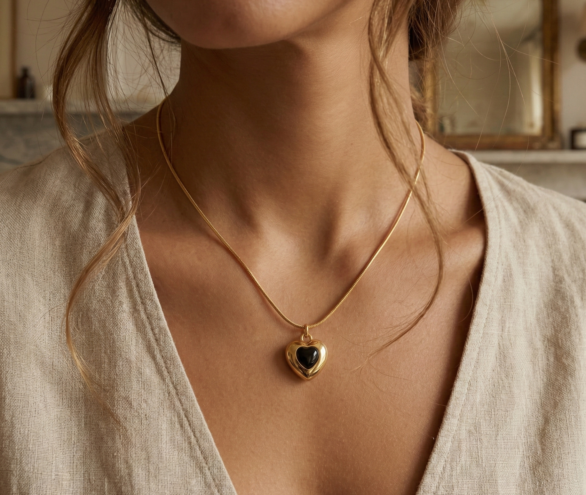 Snake bold heart necklace