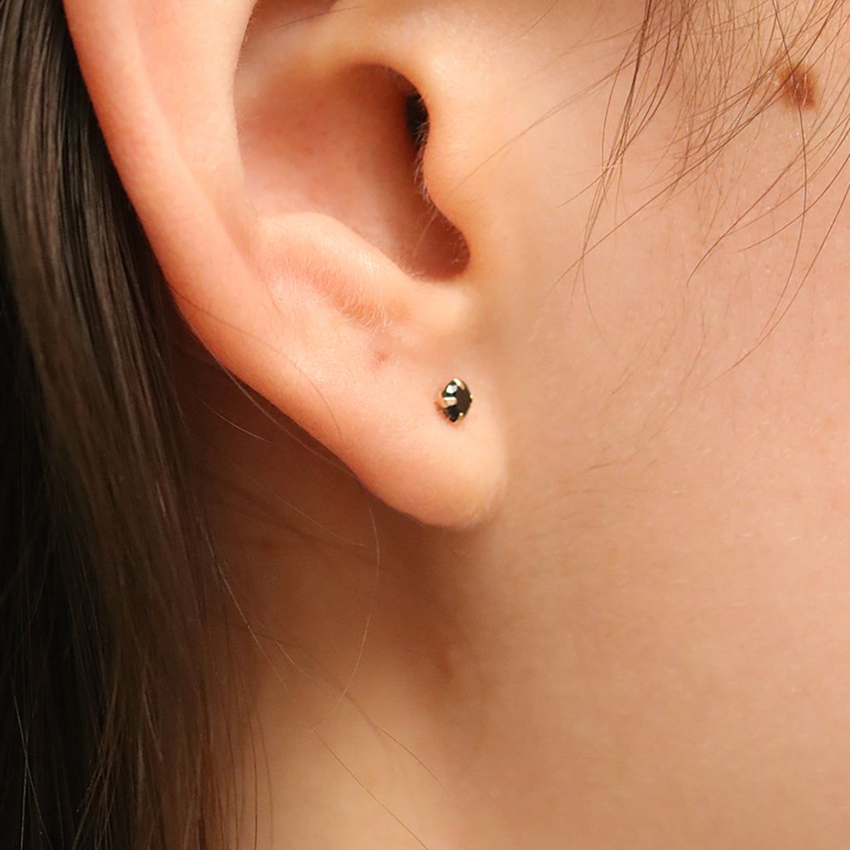 Black onyx 3mm studs