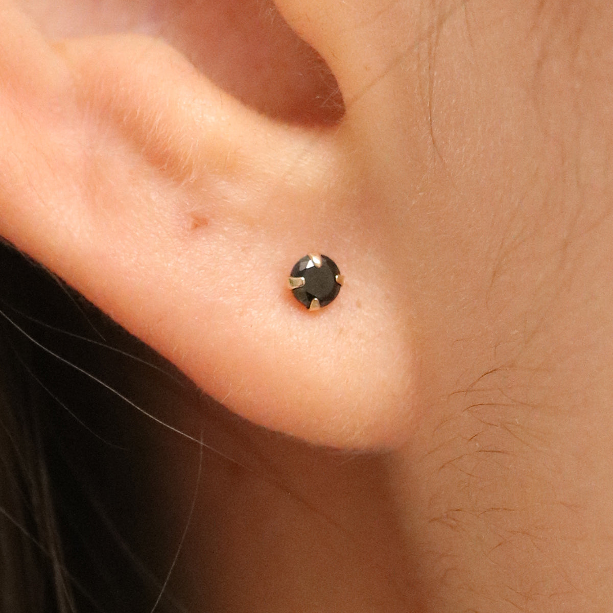 Black onyx 3mm studs