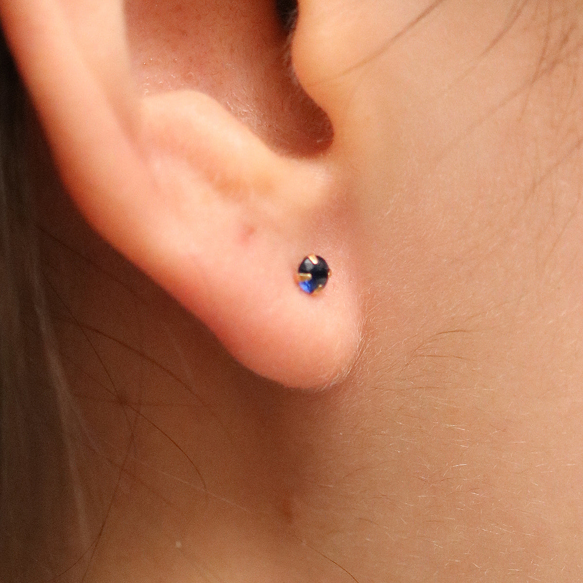 Sapphire 3mm studs