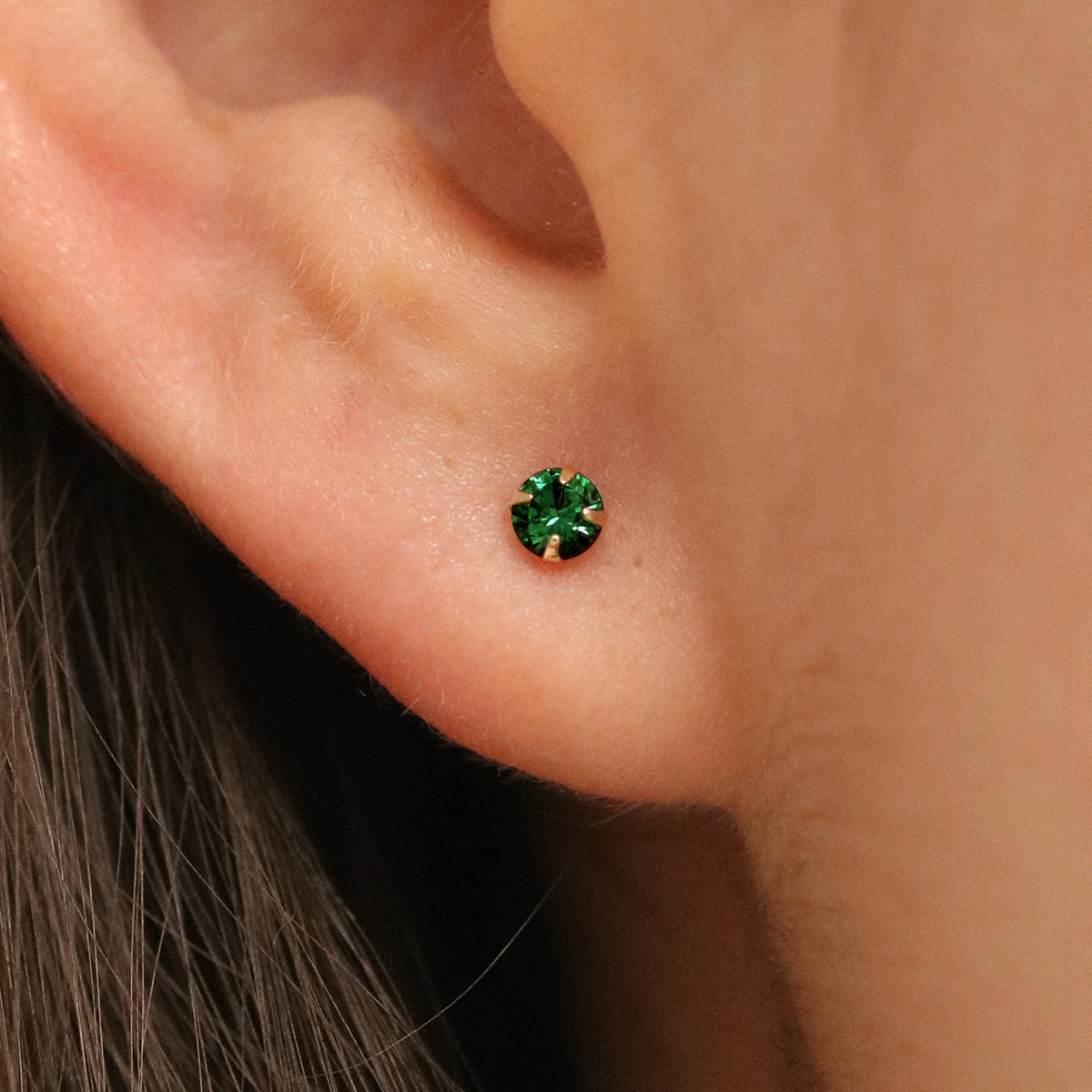 Green onyx 3mm studs