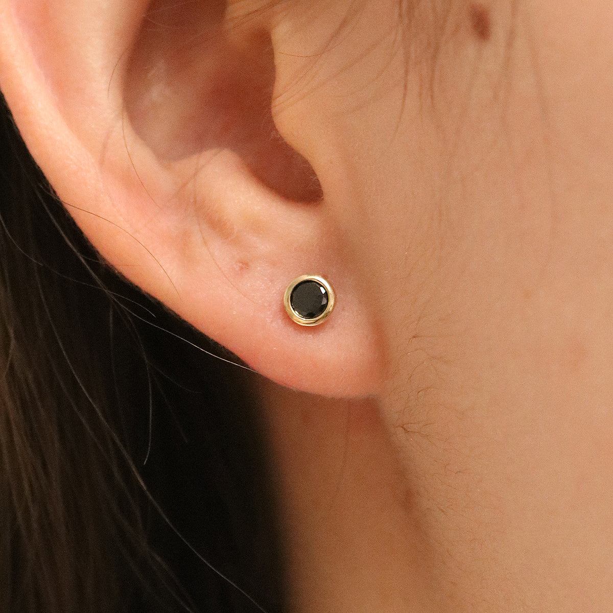 Black onyx studs