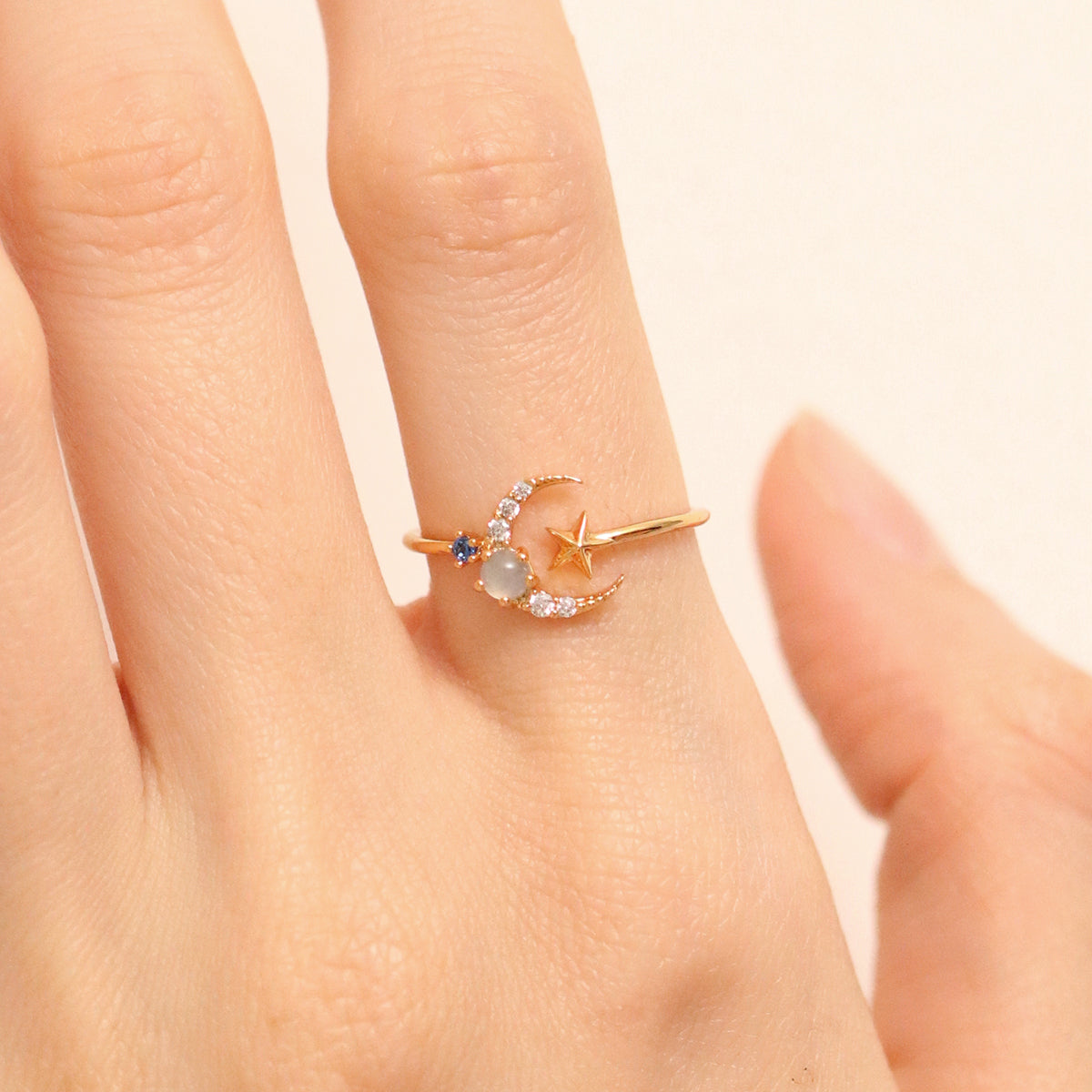 Moon cubic moonstone ring