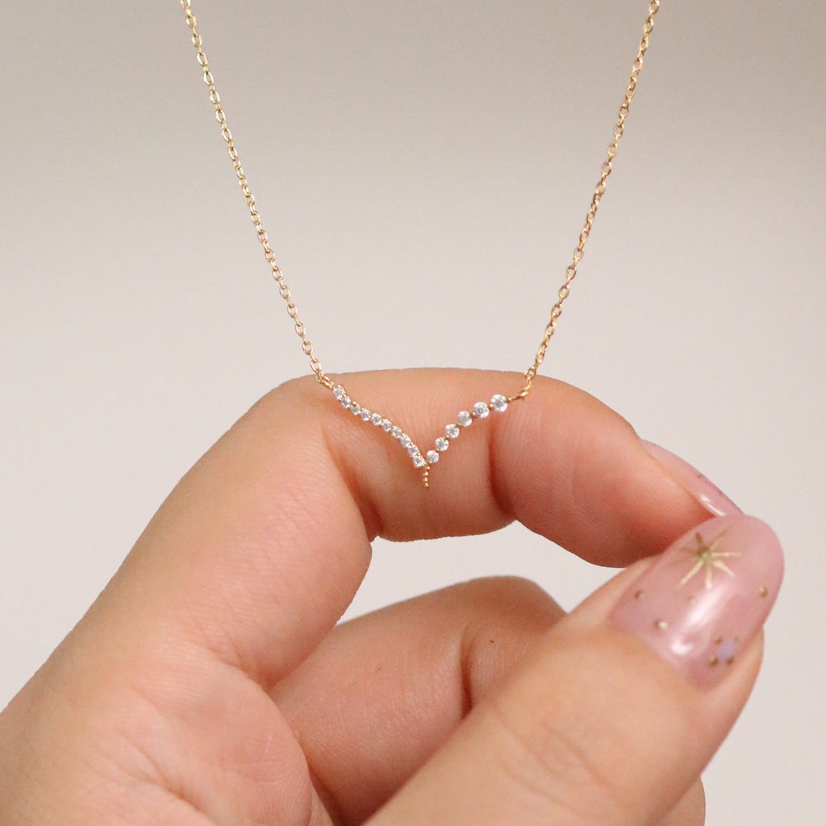 V-shape cubic necklace