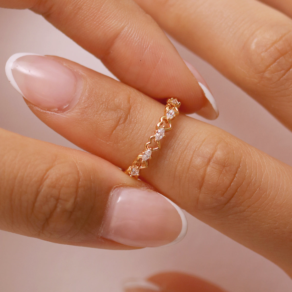 Cubic relay heart ring