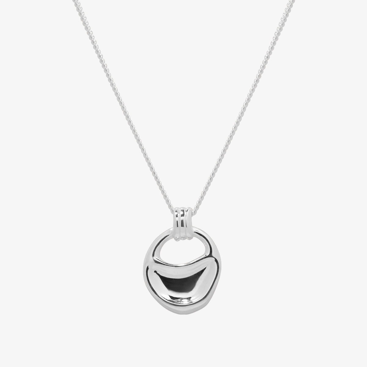 Silver pendant necklace