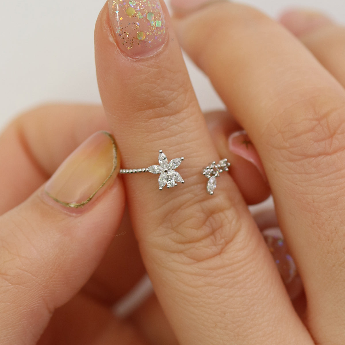 Flower cubic ring