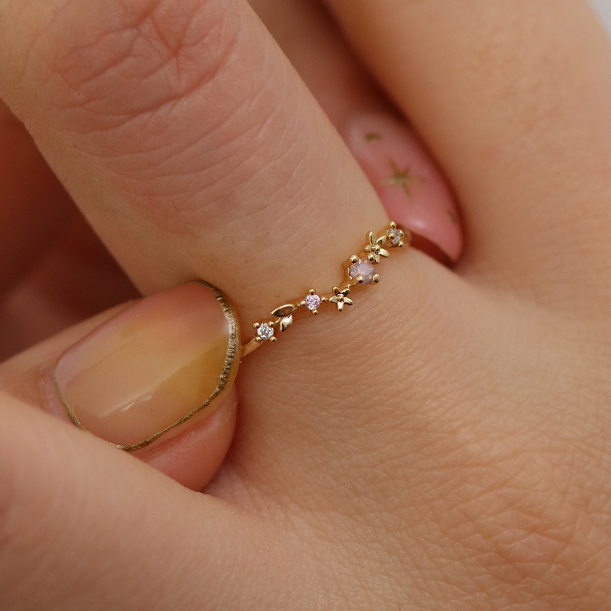 Rose quartz laurel ring