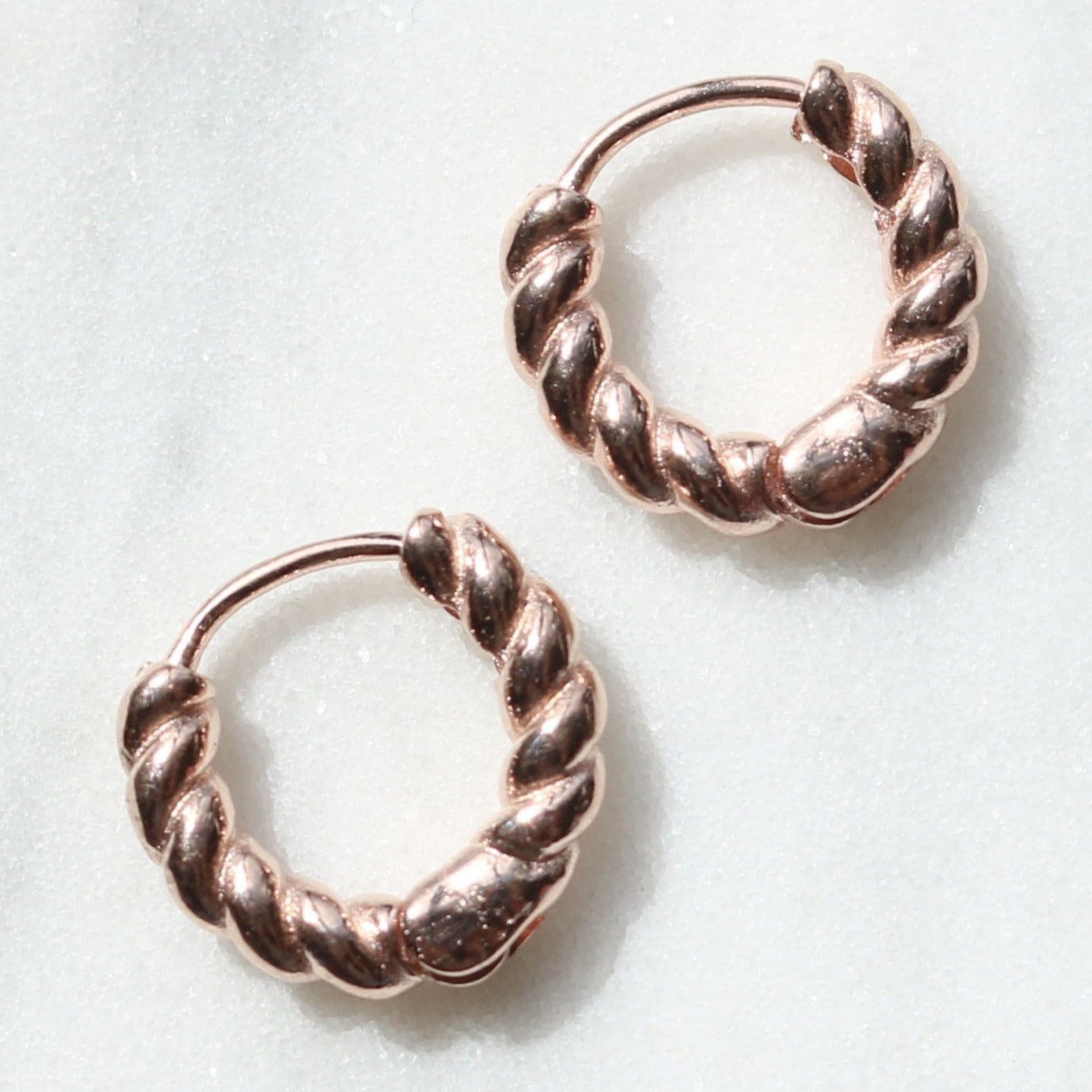 Chunky twist huggie earrings